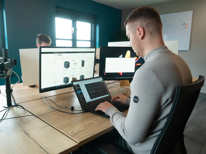 Koppeling Kleding Management Systeem met Shopify